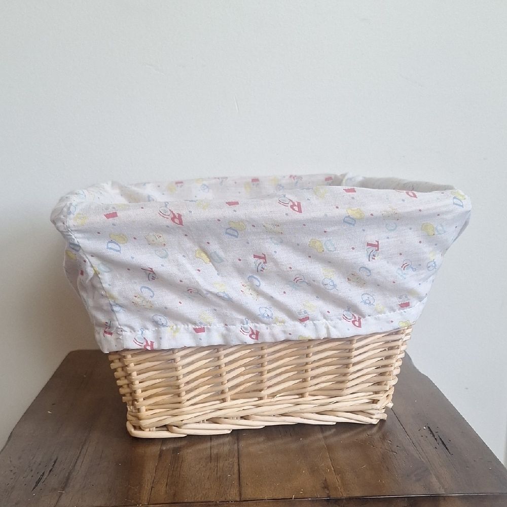 Wicker Basket with Patterned Fabric Liner - Picture 3 of 9